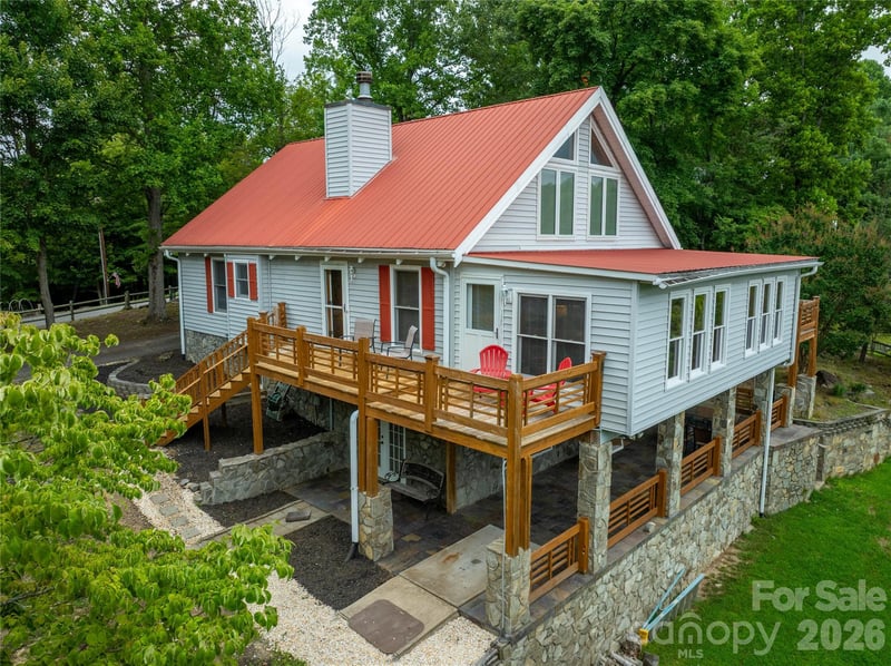 197 Fairview Dr, Traphill, NC 28685