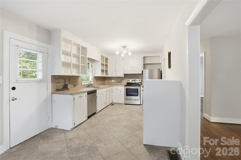 25 Ridenhour Ct, Concord, NC 28205