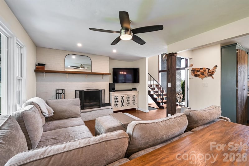 46 Mountain View Dr, Arden, NC 28704