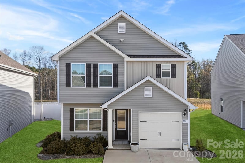 3027 Crescent Lake Ln, Charlotte, NC 28214