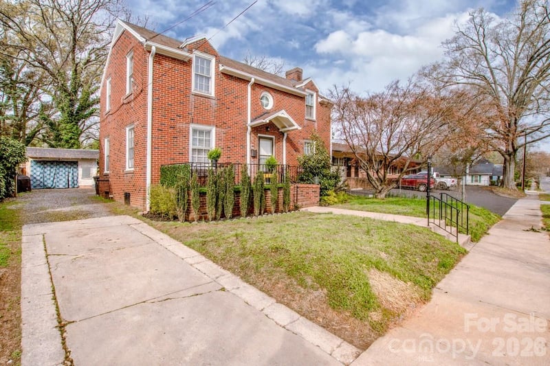 416 Race St, Statesville, NC 28677