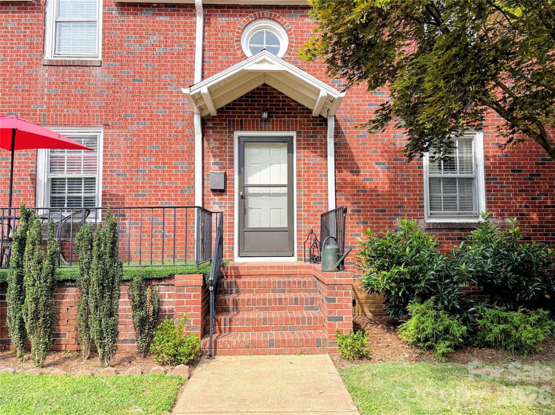 416 Race St, Statesville, NC 28677