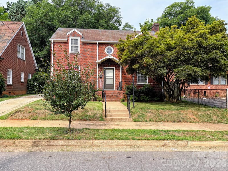416 Race St, Statesville, NC 28677
