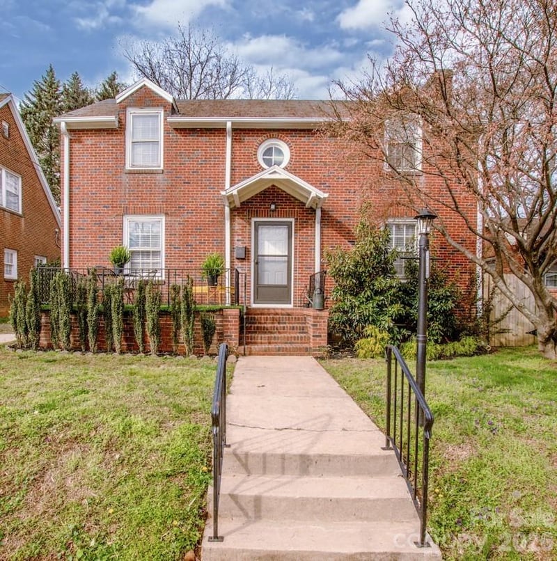 416 Race St, Statesville, NC 28677