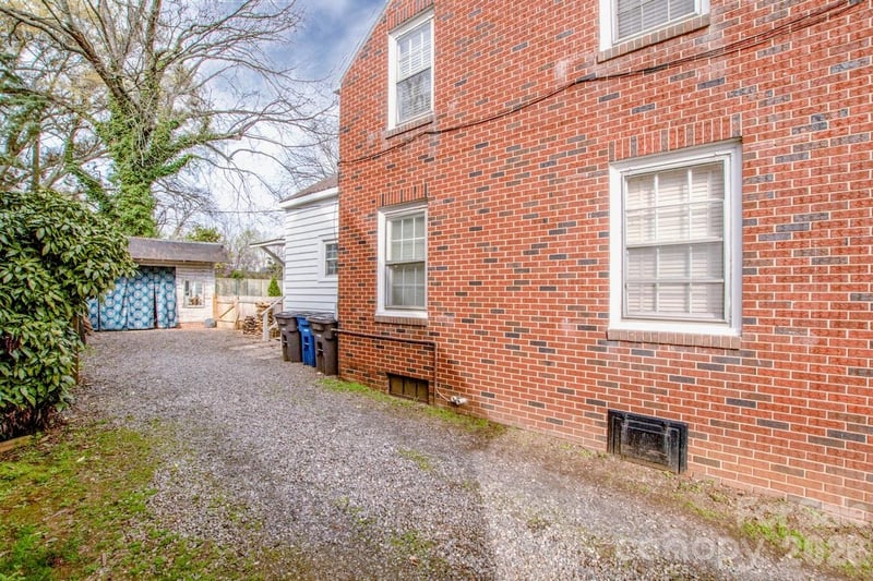 416 Race St, Statesville, NC 28677