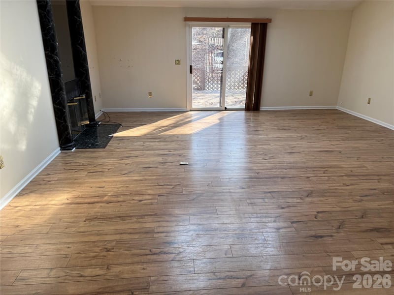 1720 12th St, Hickory, NC 28601