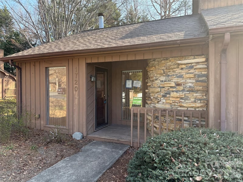 1720 12th St, Hickory, NC 28601