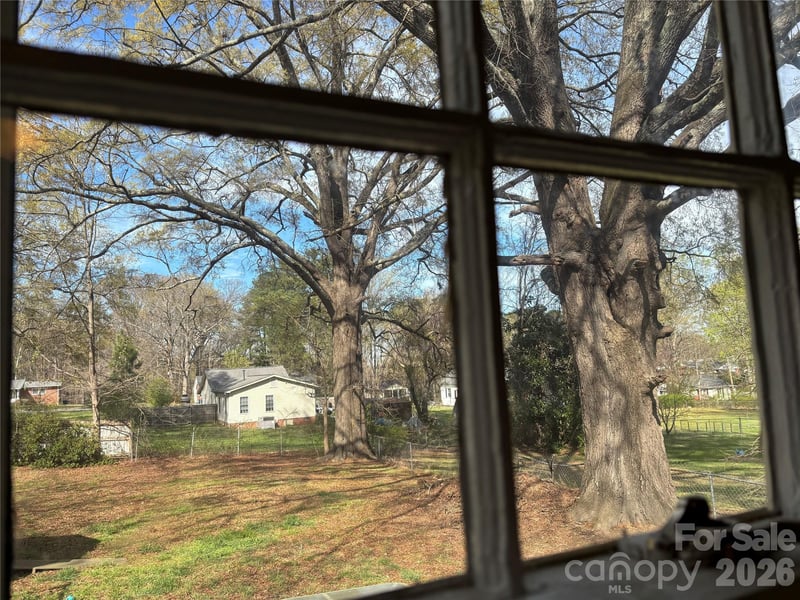 214 Maine Ave, Bessemer City, NC 28016