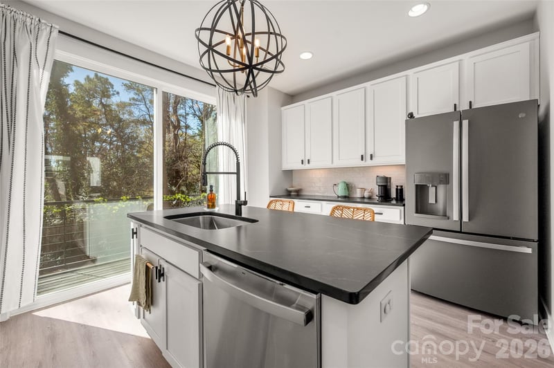 566 West End Dr, Charlotte, NC 28208