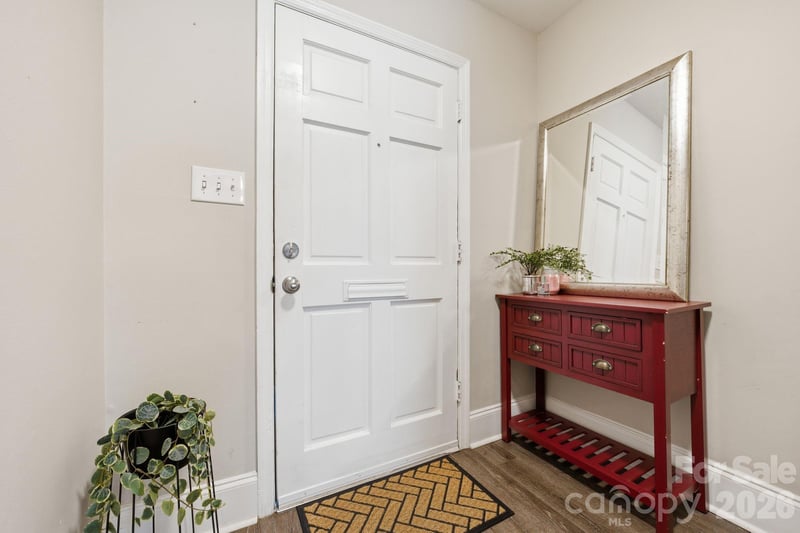 8033 Regent Park Ln, Charlotte, NC 28210