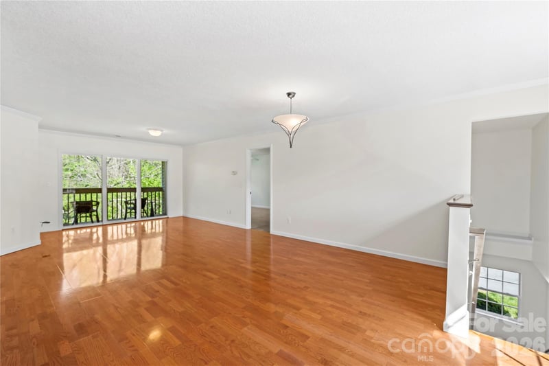 206 Waters Edge Dr, Weaverville, NC 28787