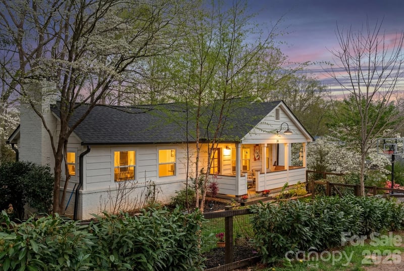 24 Dellwood St, Asheville, NC 28806