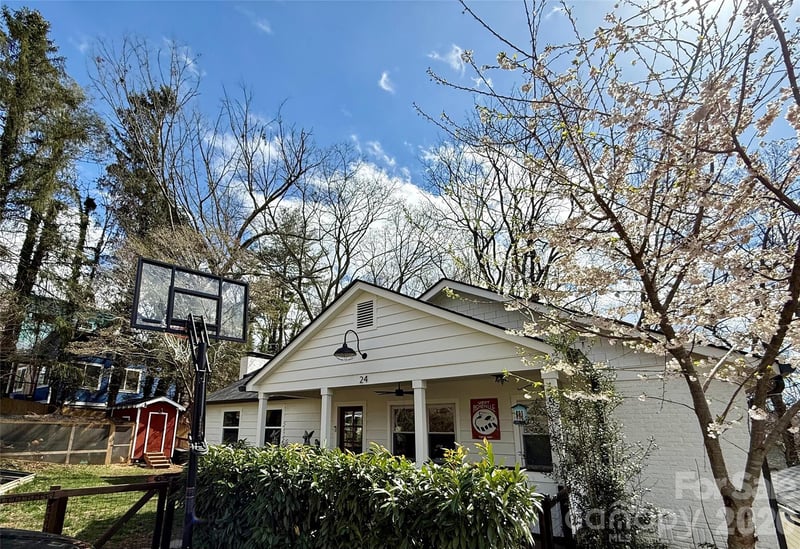 24 Dellwood St, Asheville, NC 28806