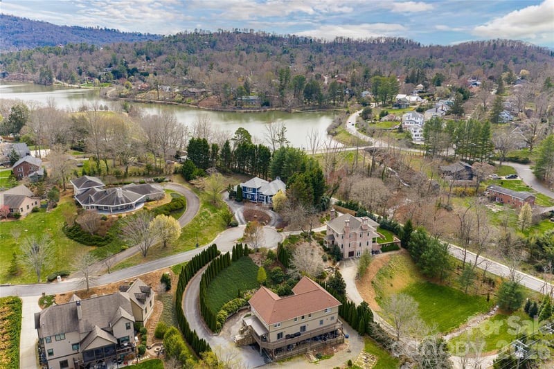 6 Oxford Ct, Asheville, NC 28804