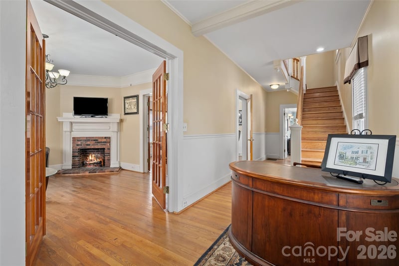 89 Walnut St, Waynesville, NC 28786