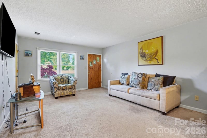 61006102 Pleasant Grove Rd, Charlotte, NC 28216