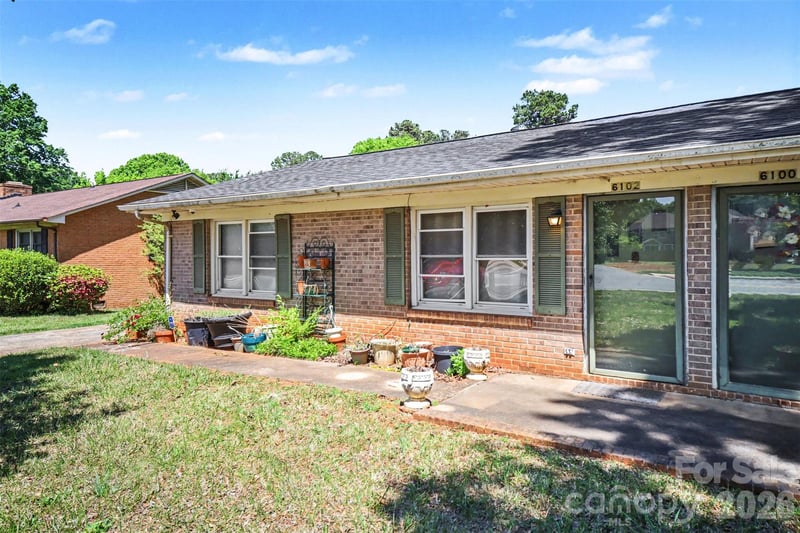 61006102 Pleasant Grove Rd, Charlotte, NC 28216