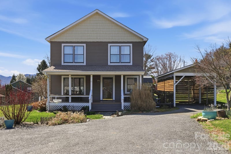 11 Carolina Corner Dr, Black Mountain, NC 28711