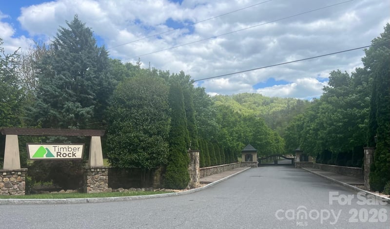 531 Roca Vista Dr, Lenoir, NC 28645