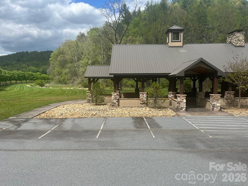 531 Roca Vista Dr, Lenoir, NC 28645