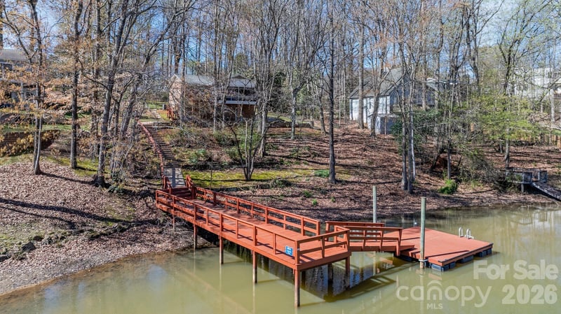 8032 Lakeview Dr, Denver, NC 28037