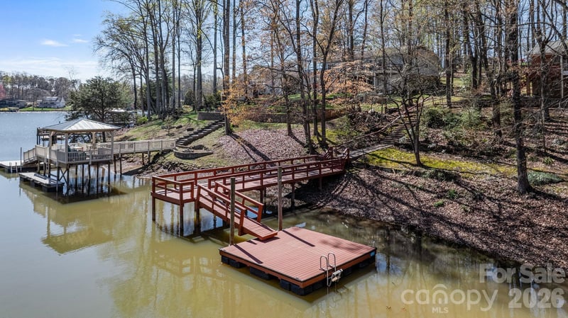 8032 Lakeview Dr, Denver, NC 28037