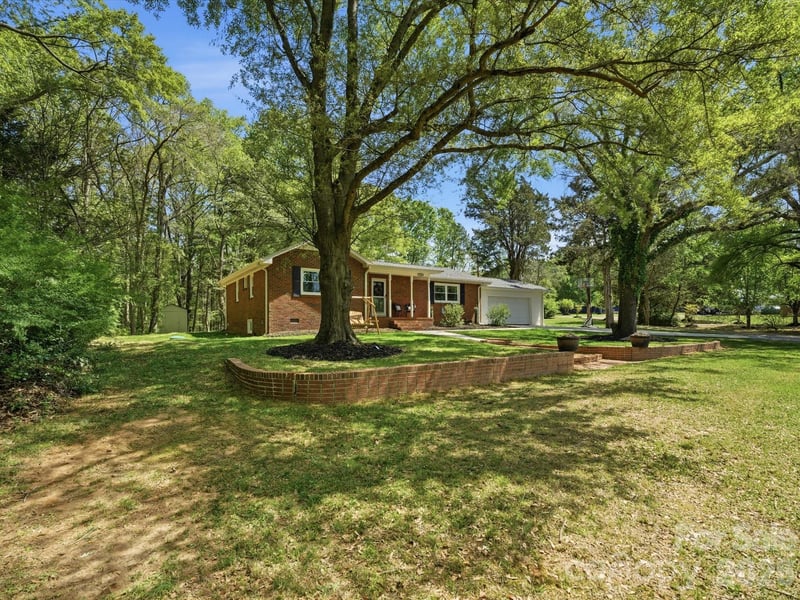 7836 Van Wyck Rd, Lancaster, SC 29720