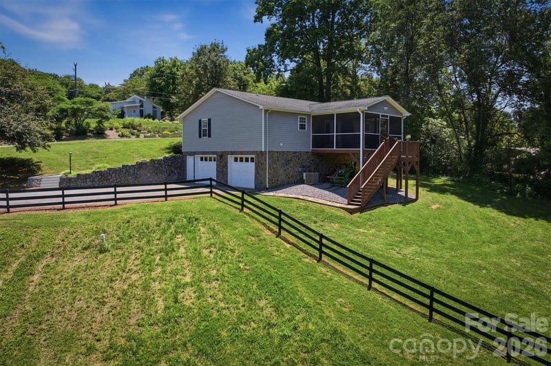 4015 Fairview Dr, Maiden, NC 28650