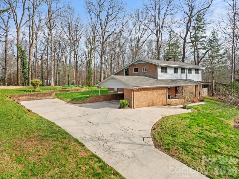 5313 Montevista Dr, Greensboro, NC 27407