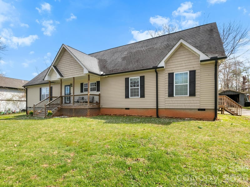 28 Chapel Park Rd, Asheville, NC 28803