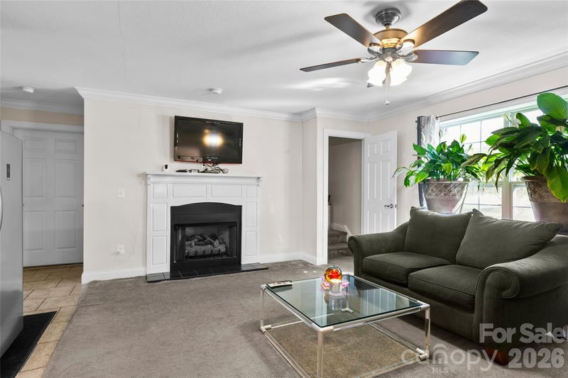 28 Chapel Park Rd, Asheville, NC 28803