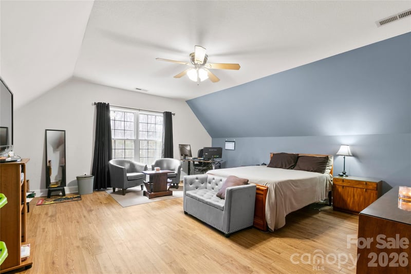 28 Chapel Park Rd, Asheville, NC 28803