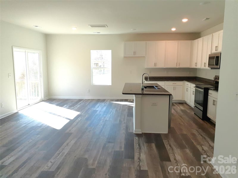 2019 Arapaho Dr, Charlotte, NC 28214