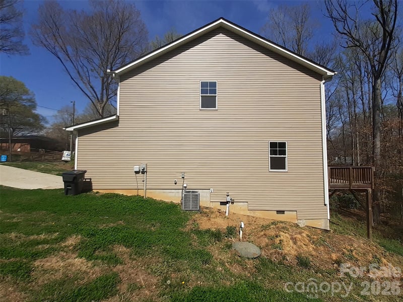 2019 Arapaho Dr, Charlotte, NC 28214