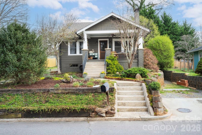 21 Craig Cir, Asheville, NC 28805