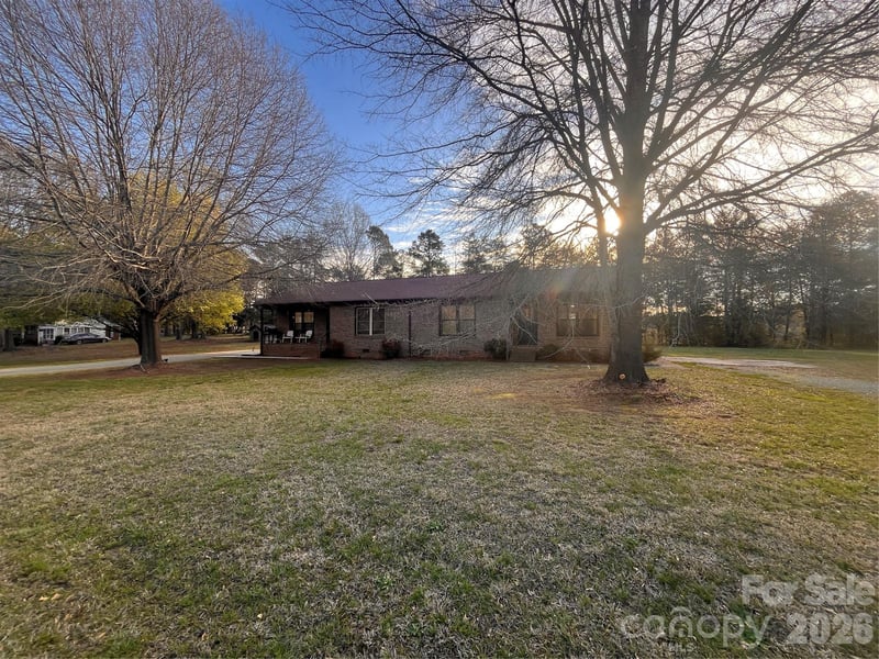 300 Taylor Rd, Stanley, NC 28164