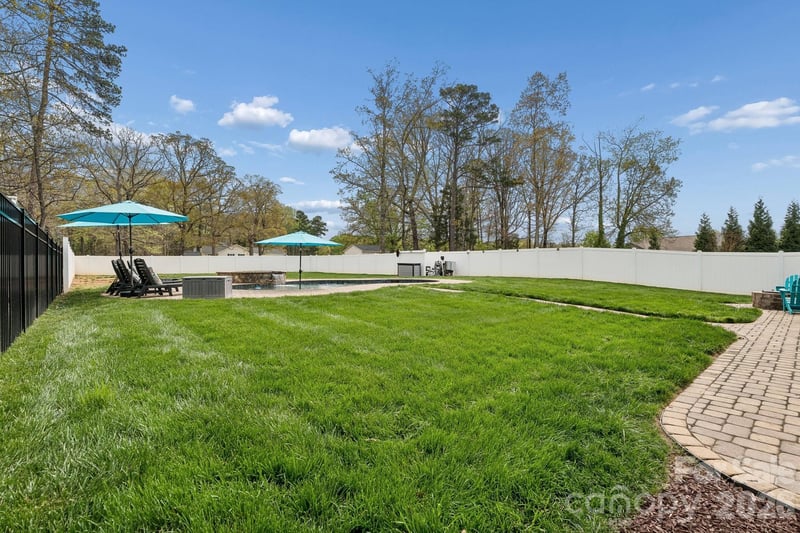 109 Avalon Reserve Dr, Mooresville, NC 28115