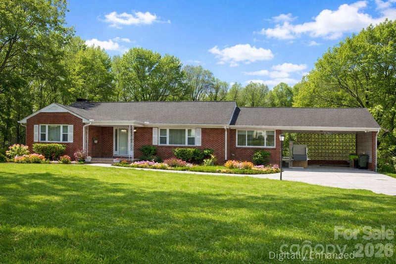 3291 Burton Rd, Thomasville, NC 27360
