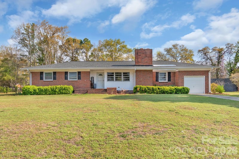 5495 Kershaw Camden Hw, Heath Springs, SC 29058