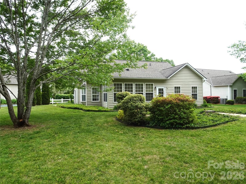 35 Sheffield Pl, Brevard, NC 28712