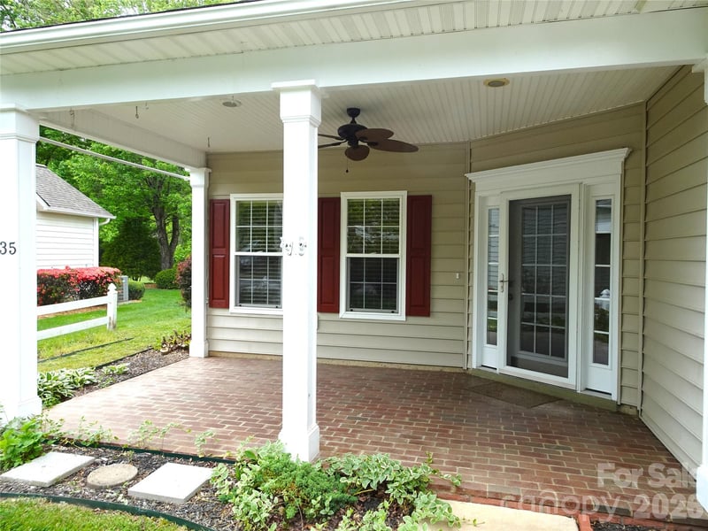 35 Sheffield Pl, Brevard, NC 28712