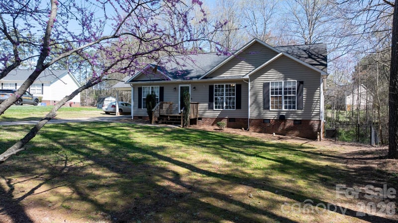 120 Wesley Ct, Crouse, NC 28033