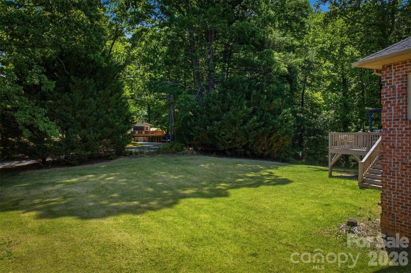 405 Golfview Ct, Lenoir, NC 28645