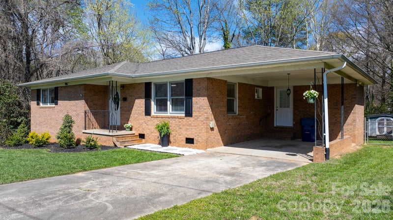 307 Park Dr, Stanley, NC 28164