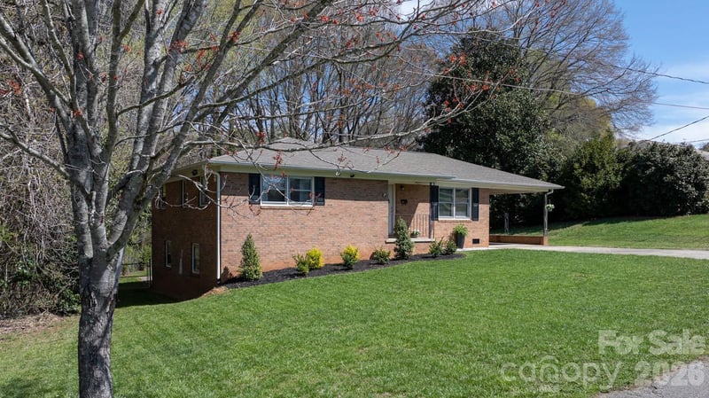 307 Park Dr, Stanley, NC 28164