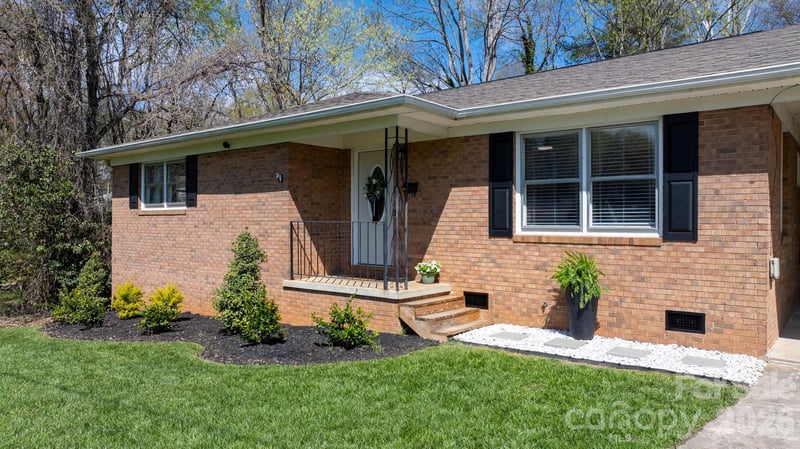 307 Park Dr, Stanley, NC 28164