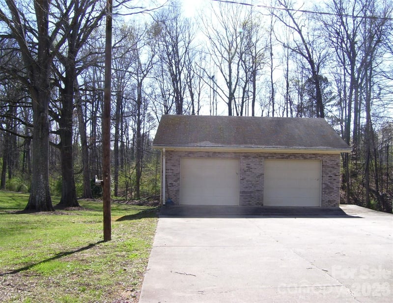 2402 Brantley Rd, Kannapolis, NC 28083