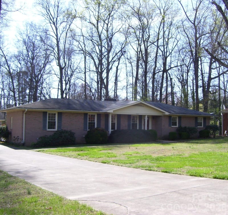 2402 Brantley Rd, Kannapolis, NC 28083