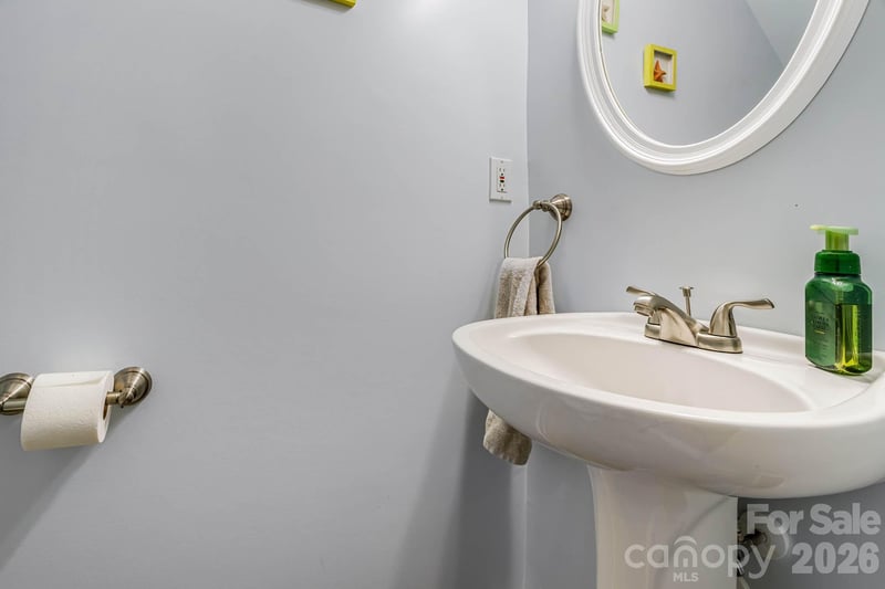 128 Rock Ridge Ln, Mount Holly, NC 28120