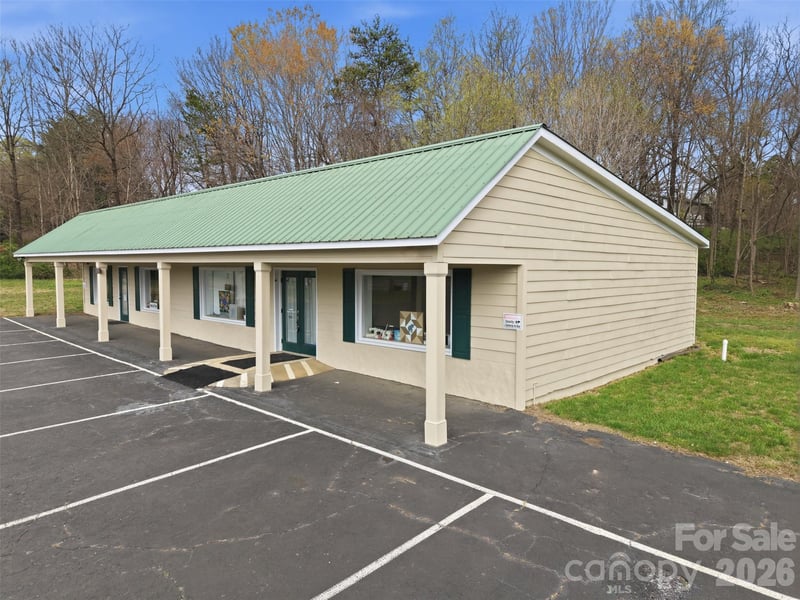 2504 Newton Dr, Statesville, NC 28677